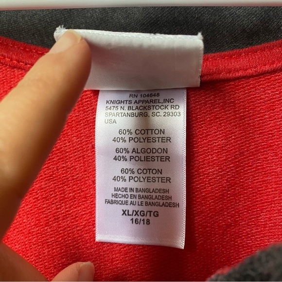 NHL Red and Black BLACKHAWKS Hockey Sweatshirt size XL 16/18 - Picture 4 of 9